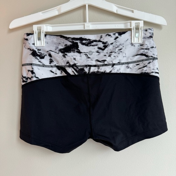 Avis High Waisted Back & White Active Swim Shorts Size 8/10 - Picture 1 of 7